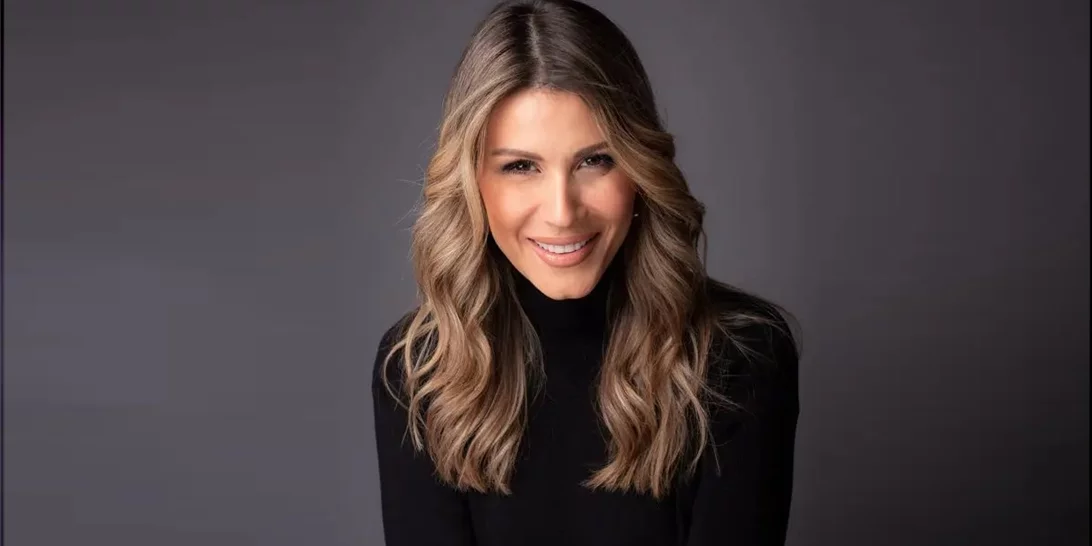 Όταν η Άννα Κανδαράκη πέταξε την περούκα και μίλησε με θάρρος για όσα μάς φοβίζουν