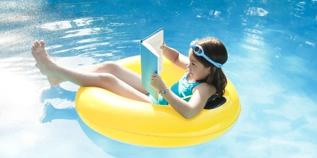 #BookClub | Πώς θα εμπνεύσουμε τα παιδιά να διαβάσουν περισσότερο αυτό το καλοκαίρι