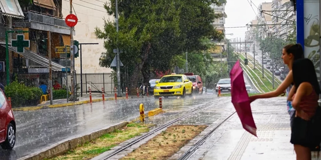 Αλλάζει το σκηνικό του καιρού με καταιγίδες και χαλάζι - Σε ποιες περιοχές θα είναι έντονα τα φαινόμενα