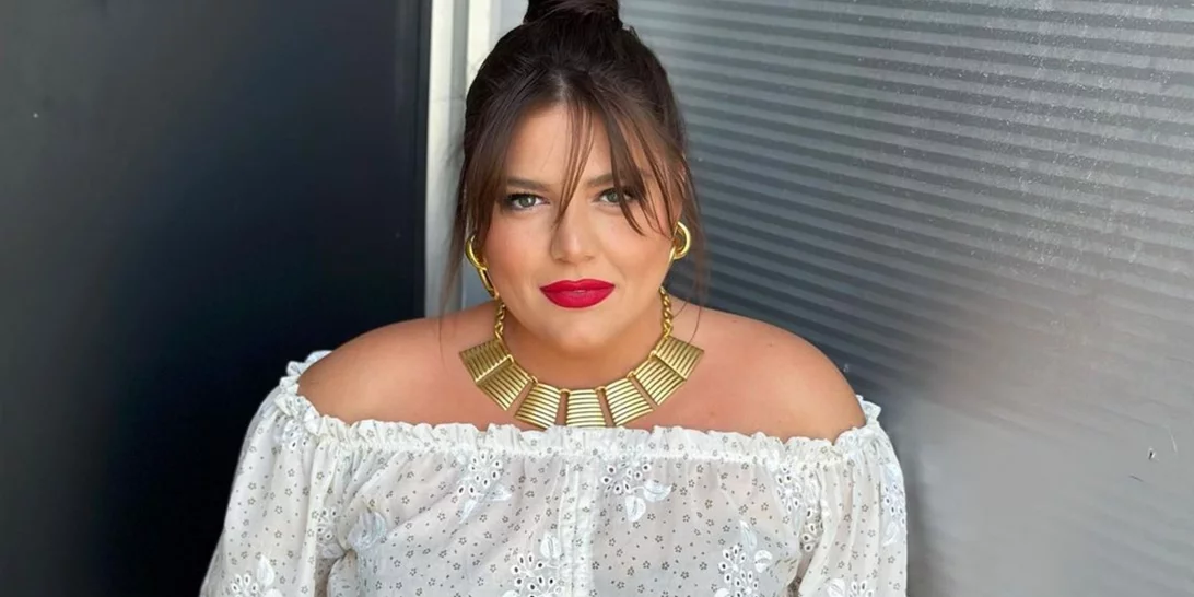 Η Δανάη Μπάρκα φόρεσε το crop top από τα H&M που ταιριάζει τέλεια με σορτς