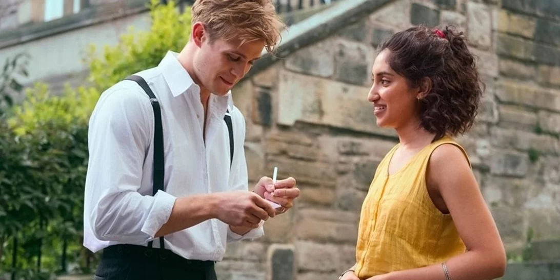 Ambika Mod | Ο παράξενος τρόπος που κοιμάται η πρωταγωνίστρια του One Day