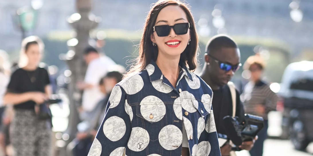 Το ψυχολογικό παιχνίδι των fashion trends | Ντυνόμαστε για να εκφράσουμε το στιλ μας ή για να ανήκουμε στο σύνολο;