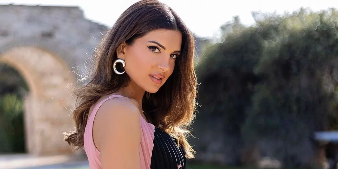 Η Σταματίνα Τσιμτσιλή με το Zara φόρεμα που θα κλέψει τις εντυπώσεις