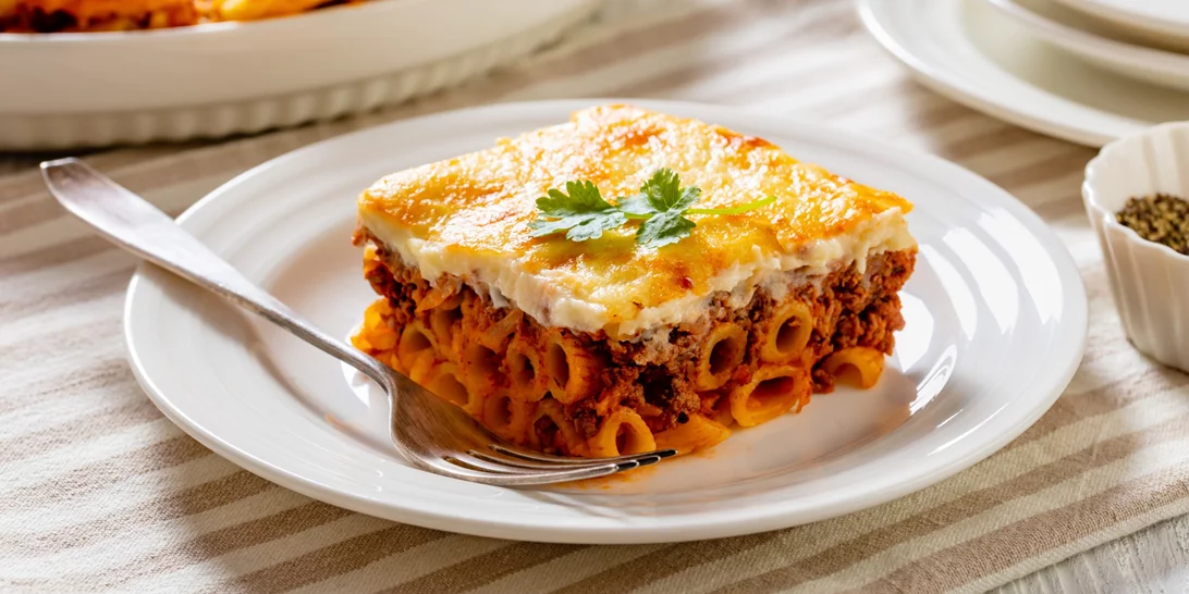 Το "παστίτσιο της τεμπέλας" | Η εύκολη συνταγή με ριγκατόνι της Αργυρώς Μπαρμπαρίγου