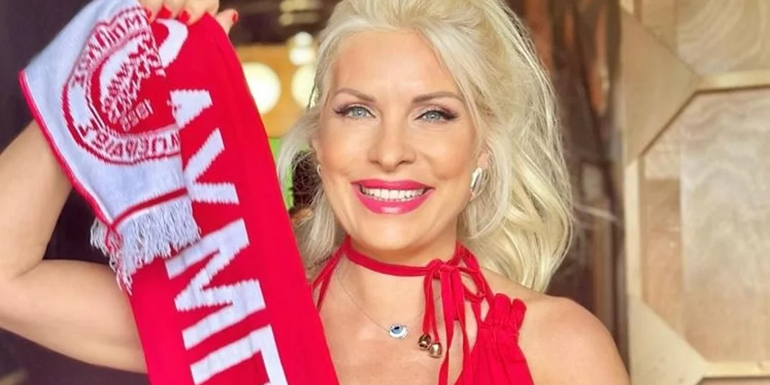 Η Ελένη Μενεγάκη στα κόκκινα | "Θρύλος ολέ"