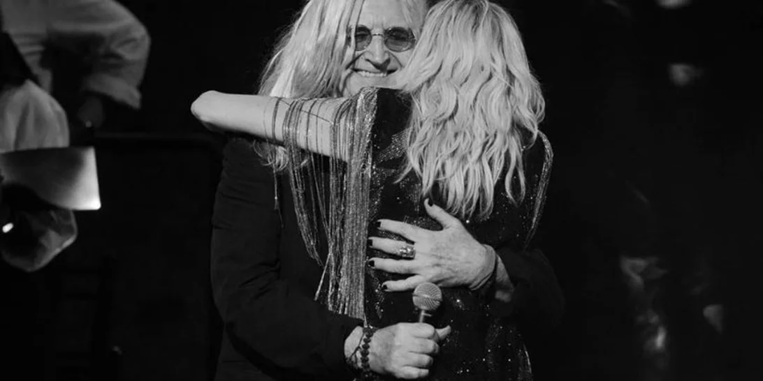 Άννα Βίσση | Αράζει με τον Νίκο Καρβέλα στην κουζίνα του σπιτιού της