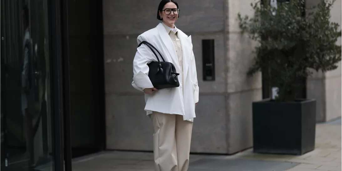 Πέντε τρόποι για να φορέσεις το πιο δημοφιλές παντελόνι της άνοιξης