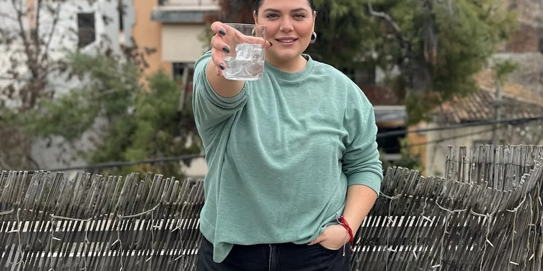 "Τι να μαγειρέψω σήμερα;" | Η Δανάη Μπάρκα φτιάχνει vegan παστίτσιο