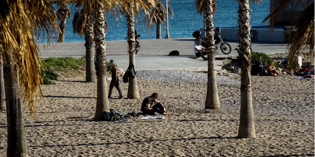 Καιρός | Λιακάδα και υψηλές θερμοκρασίες σήμερα - Εως 28 βαθμούς ο υδράργυρος