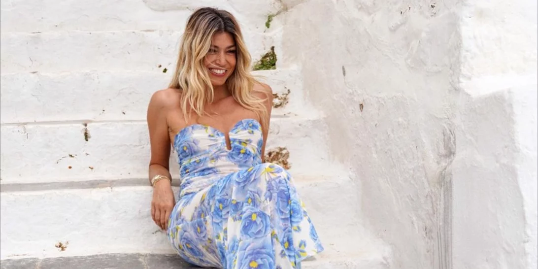 Ο πιο καλοκαιρινός τρόπος για να φορέσεις ένα κλασικό πουκάμισο σύμφωνα με τη Βάσια Κωσταρά