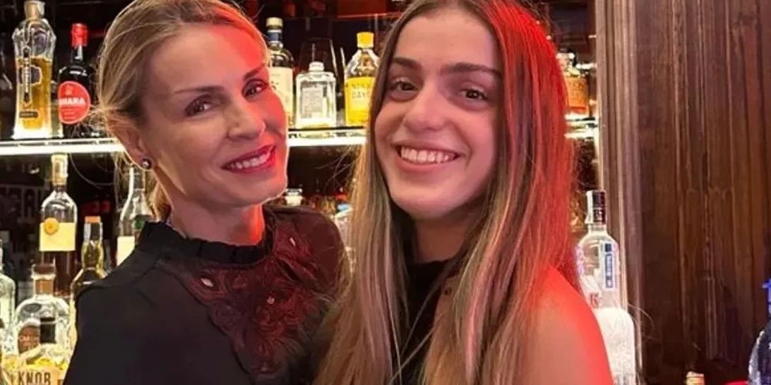 Με μίνι φόρεμα η Μαριτίνα Νικοπολίδη | Εντυπωσιακή εμφάνιση για την κόρη του Αντώνη Νικοπολίδη και της Βάσως Στασινού