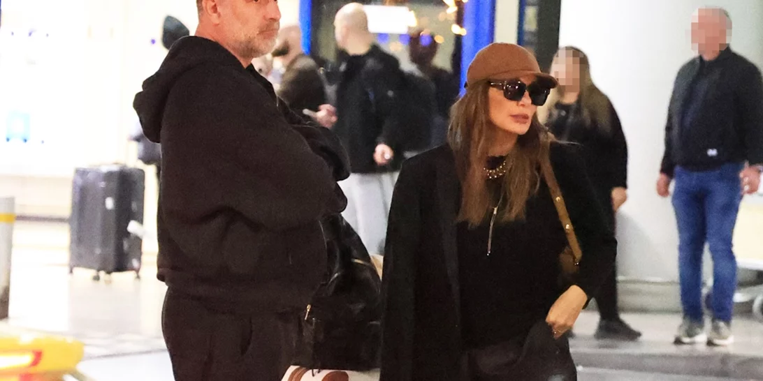 Δέσποινα Βανδή | Με εκδρομικό look στο αεροδρόμιο μετά το ταξίδι στη Ρώμη με τον Βασίλη Μπισμπίκη