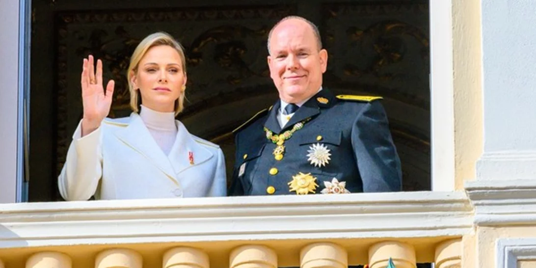 "Έβαλε τον γιο μου να κοιμάται μαζί με τους υπηρέτες"