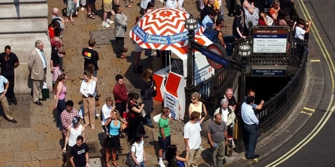 20 χρόνια μετά η Βρετανία θυμάται τις τρομοκρατικές επιθέσεις της 7ης Ιουλίου 2005 στο Λονδίνο