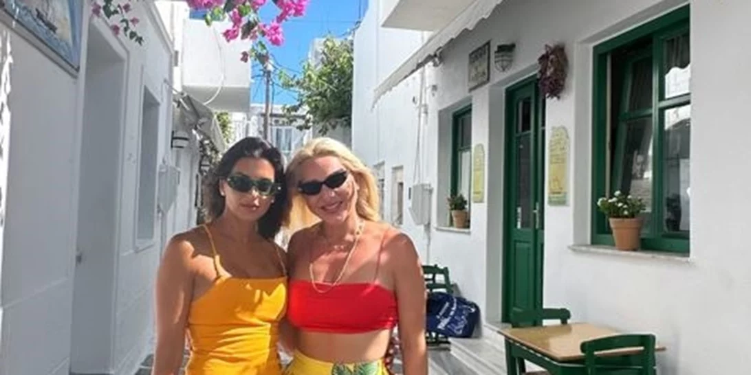 Σταματίνα Τσιμτσιλή | Η αρχισυντάκτριά της, Μαίρη Παλιαλέξη, φτιάχνει κέικ βανίλια για τη νέα σεζόν