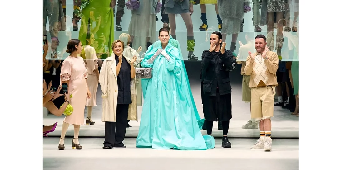 H πανηγυρική επιστροφή της Linda Evangelista στην Εβδομάδα Μόδας της Νέας Υόρκης