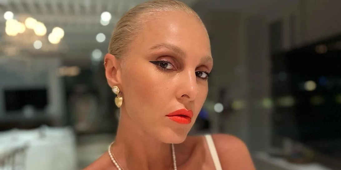 Τάμτα | Το ιδιαίτερο 3D μανικιούρ της θυμίζει πολυτελές κόσμημα