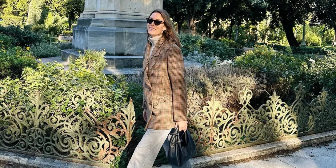 Η Βίκυ Καγιά φόρεσε το ανοιξιάτικο παντελόνι που κολακεύει όλες τις σιλουέτες