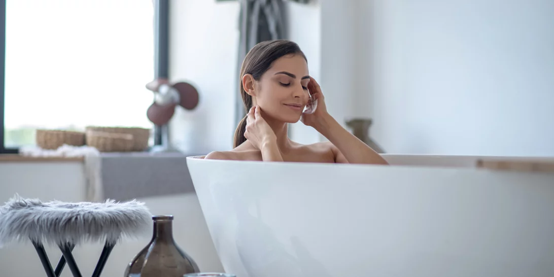 Πώς να χαλαρώσεις στο μπάνιο σου μετά από μια εξαντλητική ημέρα