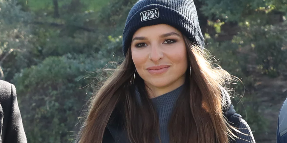 Η Εριέττα Κούρκουλου με το φόρεμα που μπορείς να φορέσεις από το γραφείο έως την έξοδο σου