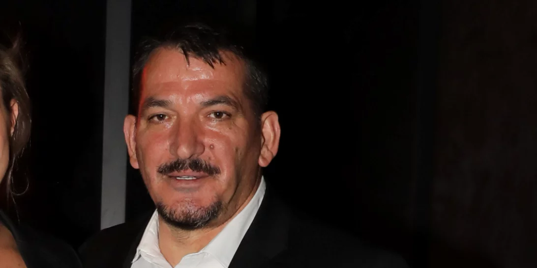 "Η σύζυγός μου πριν πεθάνει μου είχε πει ότι ήμουν μικρός και έπρεπε να φτιάξω τη ζωή μου"