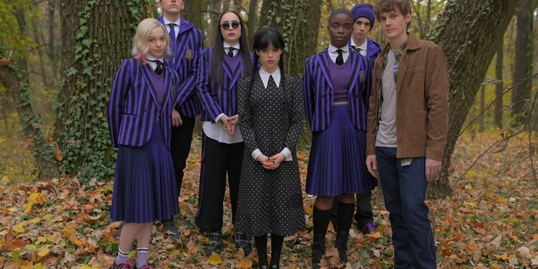 Σου άρεσε το "Wednesday"; Τότε σίγουρα θα λατρέψεις το fashion trend που υιοθετούν οι fans της σειράς