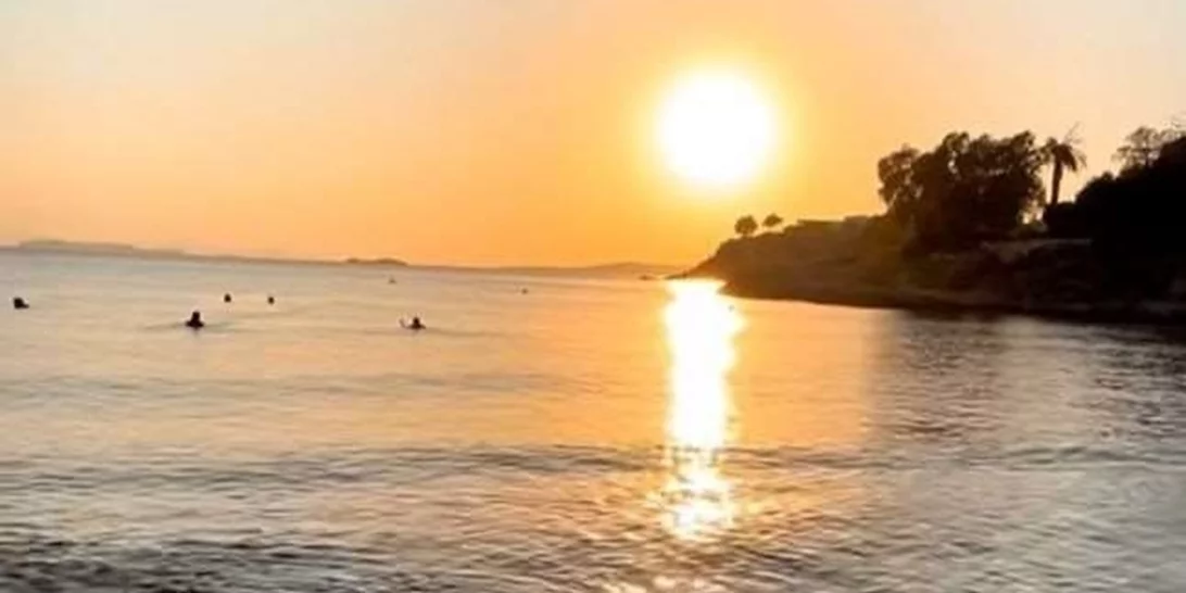 Δείτε την τέλεια παραλία με άμμο στην Αττική