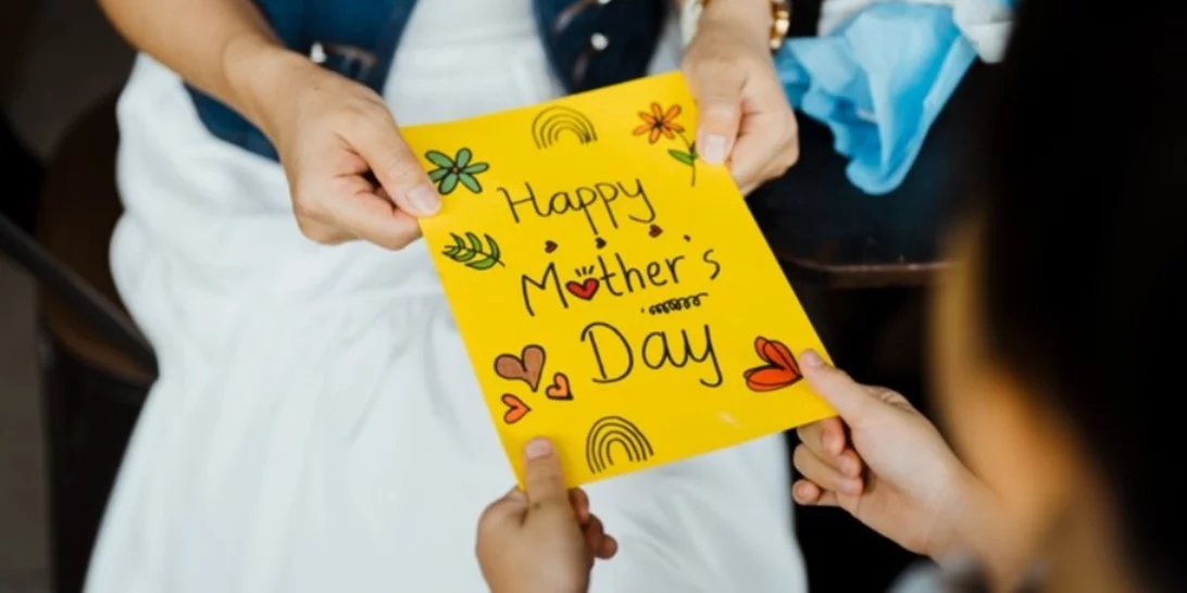 Γιορτή της Μητέρας: Το Doodle της Google είναι αφιερωμένο σε όλες τις μαμάδες του κόσμου