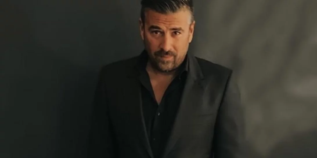 Γιάννης Αϊβάζης | Η τρυφερή αγκαλιά με την Ισμηνη του μετά την παρέλαση - Τον έχει φτάσει σε ύψος