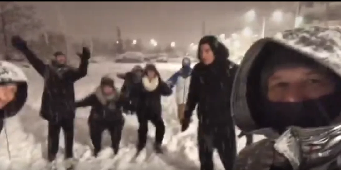 Ελεονώρα Κακοσαίου | Η κόρη του Γιάννη Πλούταρχου δημοσίευσε το πιο απολαυστικό βίντεο από τα χιόνια