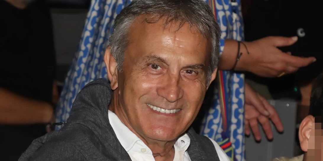 Γιώργος Νταλάρας | Η σπάνια εμφάνιση με τα εγγόνια του - Πόσο μεγάλωσαν τα παιδιά της Γεωργιάνας Νταλάρα