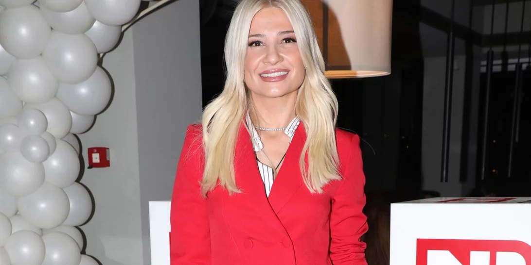 Φαίη Σκορδά | Το κοστούμι της είναι αυτό που θα φορεθεί περισσότερο τον φετινό χειμώνα