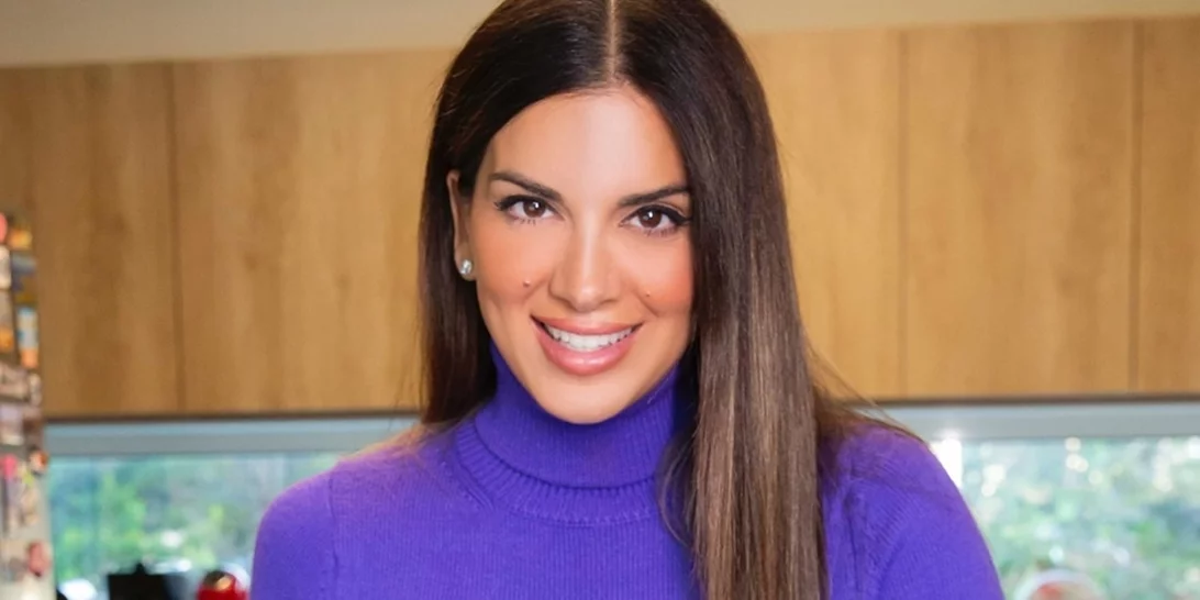 Η Σταματίνα Τσιμτσιλή στη μεγάλη και φωτεινή κουζίνα της | Το σπάνιο κλικ από το σπίτι της