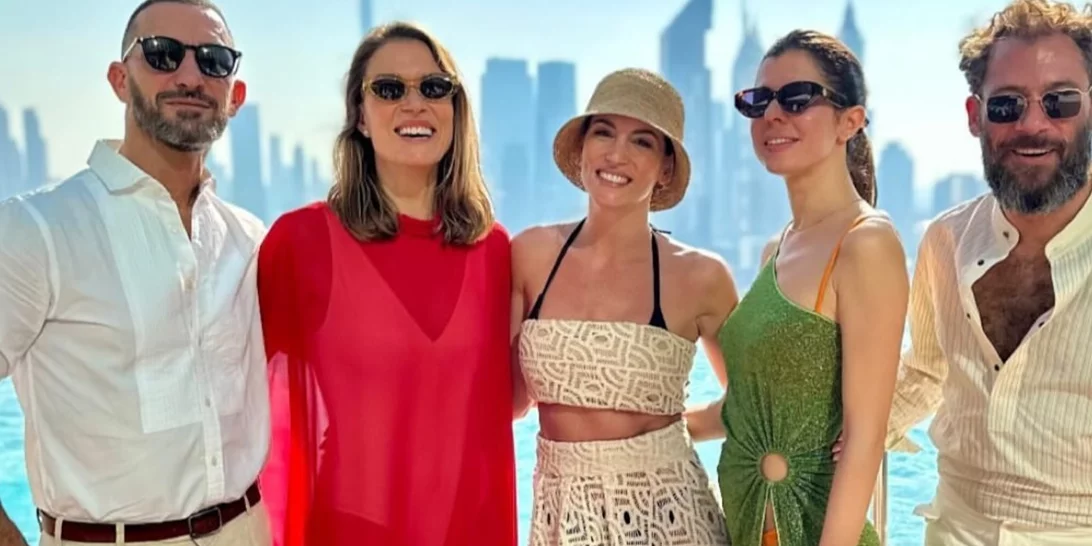 Η Βίκυ Καγιά και η Αθηνά Οικονομάκου πιο εντυπωσιακές από ποτέ | Διασκέδασαν σε party στο Ντουμπάι με τη Jennifer Lopez