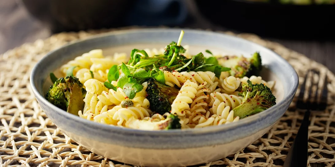 Δεν είναι ελαφριά αλλά είναι πεντανόστιμη | Η τέλεια συνταγή με ζυμαρικά για τις μέρες που δεν "ξέρεις τι να μαγειρέψεις"