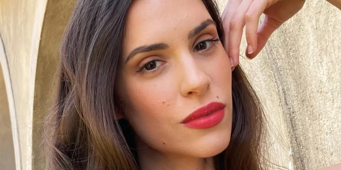 Ιζαμπέλλα Φούλοπ | Έτσι είναι φυσική και αμακιγιάριστη η κούκλα πρωταγωνίστρια του "Porto Leone"