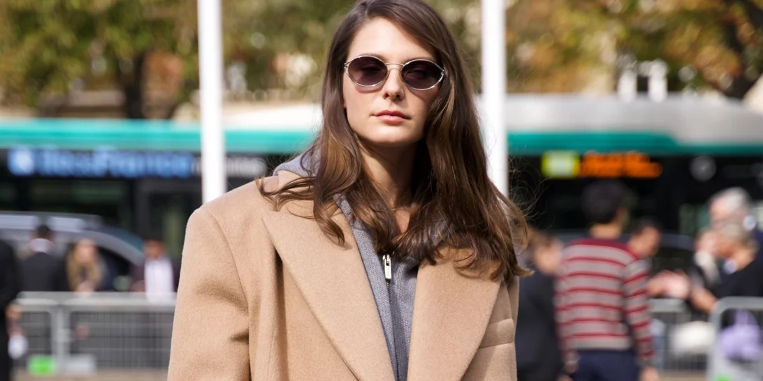 5 μυστικά μόδας που ακολουθούν οι Γαλλίδες όταν φορούν wide leg παντελόνια