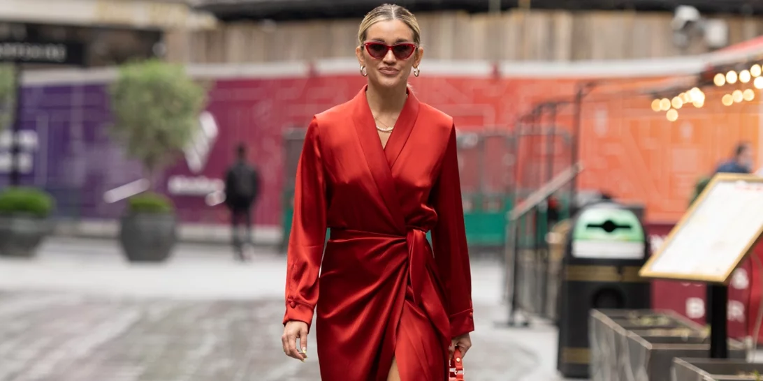 Βρήκαμε το τέλειο κρουαζέ φόρεμα για το γραφείο και τις βραδινές εξόδους - Κολακεύει κάθε σωματότυπο