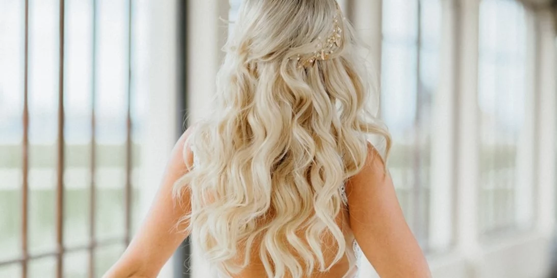 Bridal Hair | 4 κομψά χτενίσματα για νύφες με μακριά μαλλιά που θα κλέψουν τις εντυπώσεις