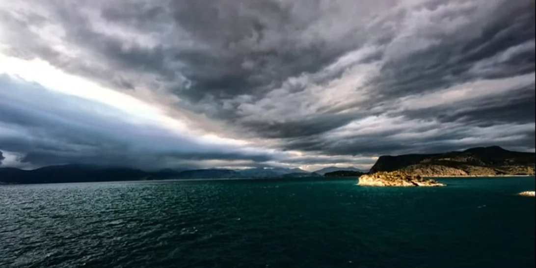 Βροχές και καταιγίδες σε μεγάλο μέρος της χώρας - Επιχειρησιακή ετοιμότητα για την κακοκαιρία "ATENA"