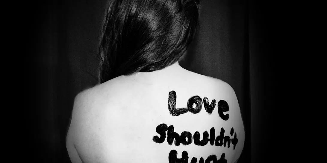 Διεθνής Ημέρα για την Εξάλειψη της Βίας κατά των Γυναικών | Δύο γυναίκες πάλεψαν και βγήκαν νικήτριες - αυτή είναι η ιστορία τους