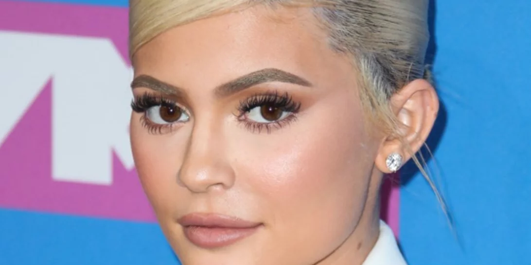 Οι έγχρωμοι φακοί επαφής που έχουν την ψήφο εμπιστοσύνης των celebrities