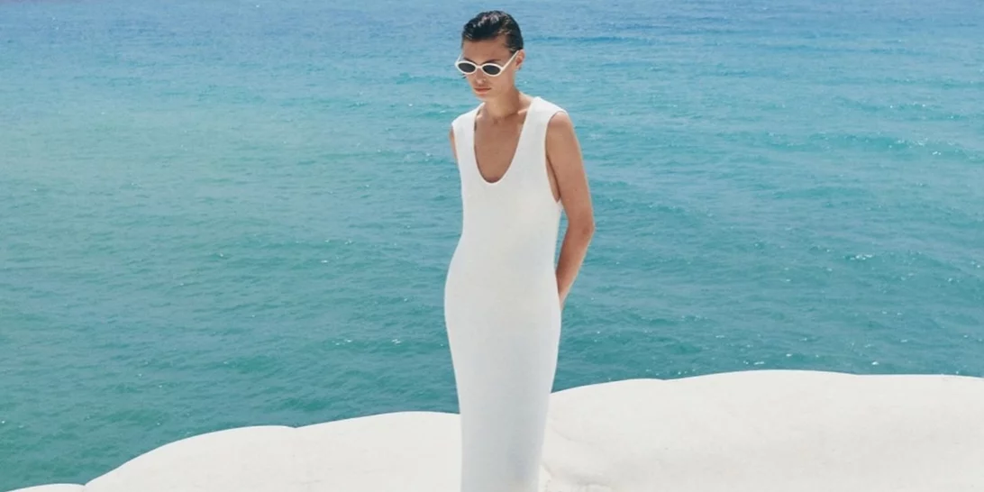 10 φορέματα σε έκπτωση από τη Massimo Dutti για κομψές εμφανισεις στα σοκάκια των νησιών