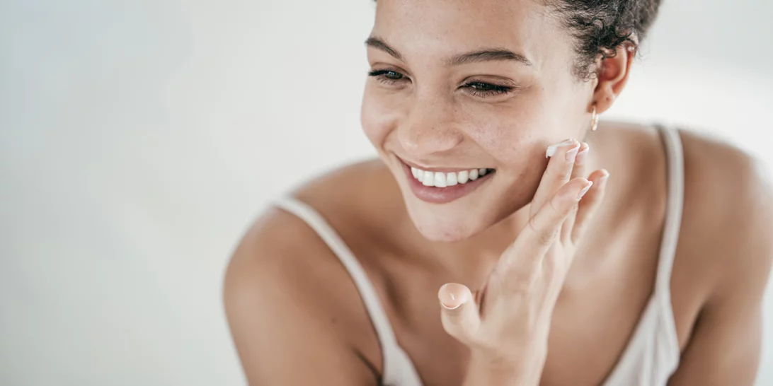 Τα κλασικά - και πολύ βασικά - προϊόντα που χαρίζουν μια υγιή επιδερμίδα και δεν πρέπει να λείπουν απ' το νεσεσέρ σου