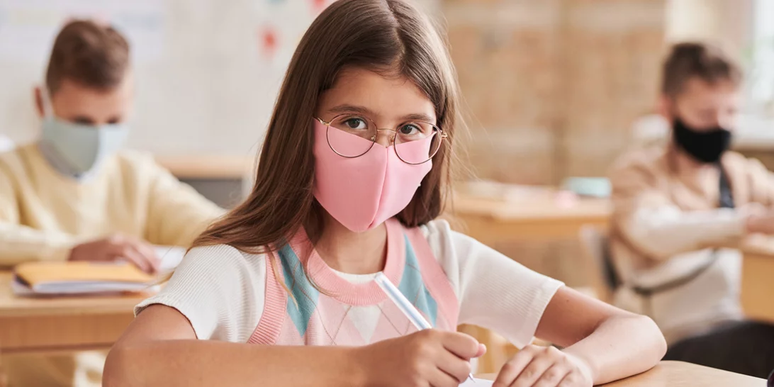 ΕΟΔΥ | Τι γίνεται σε περίπτωση κρούσματος σε σχολείο - Οι οδηγίες για τις στενές επαφές μαθητών και εκπαιδευτικών