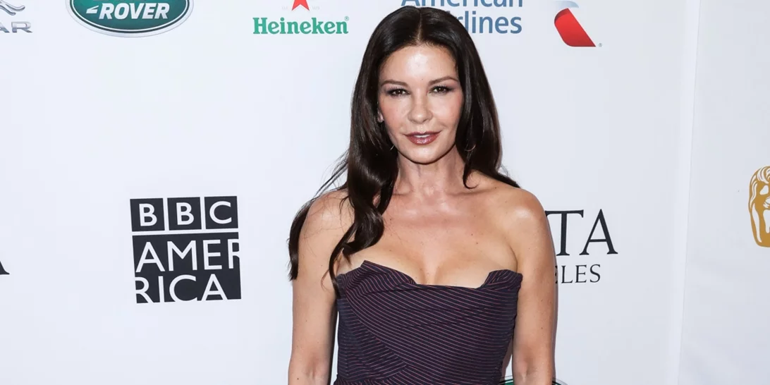 Η Catherine Zeta-Jones πρωταγωνιστεί ως Morticia Addams