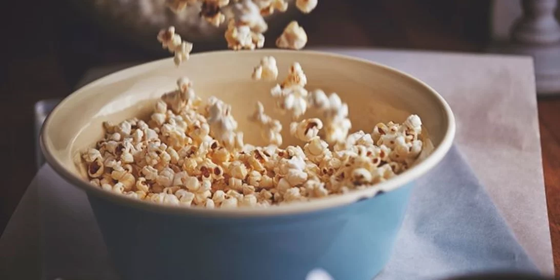 Οι τροφές που (κακώς) αποφεύγουμε όταν κάνουμε υγιεινή διατροφή