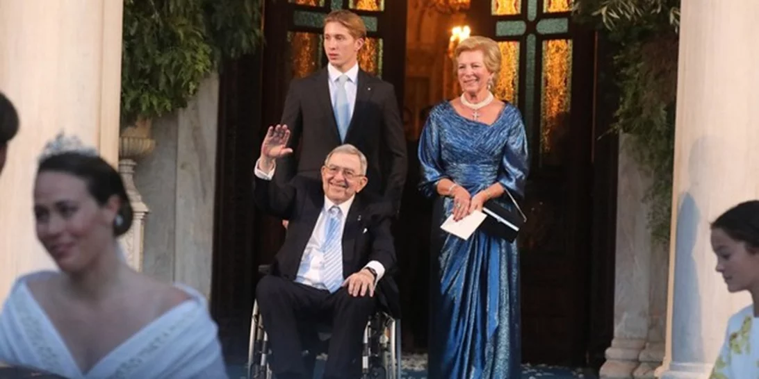 Κωνσταντίνος – Αλέξιος: Ποιος είναι ο όμορφος νεαρός που έσπρωχνε το αμαξίδιο του τέως βασιλιά Κωνστ