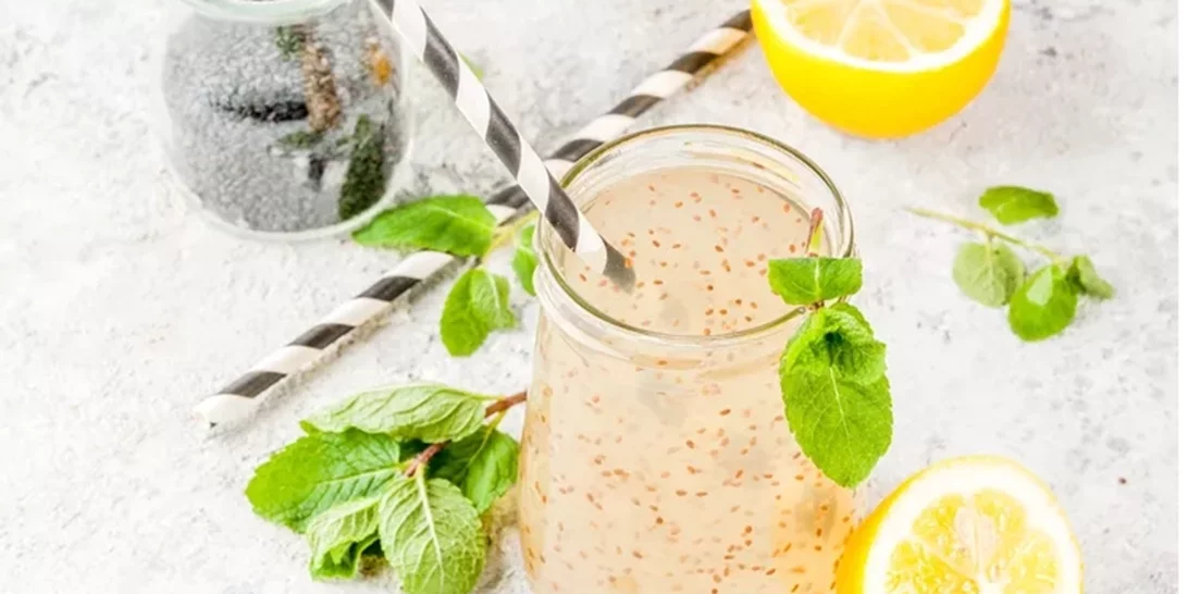 "Internal Shower" | Μπορεί το viral ρόφημα του TikTok να σε βοηθήσει να αδυνατίσεις πραγματικά;