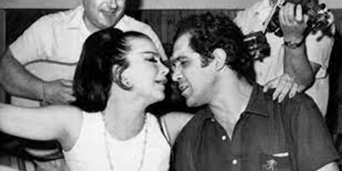 Οταν η Τζένη Καρέζη και ο Κώστας Καζάκος παρουσίασαν το τηλεοπτικό σόου για τα Χριστούγεννα του 1979